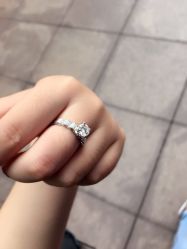 -威德钻石-克拉钻大本营(南京东路店)