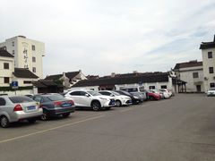 -新场古镇-停车场