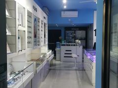 -提一眼镜·蔡司·依视路(小寨店)
