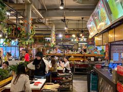大堂-钢管厂歆瑞源油卤串串香(春熙路太古里店)