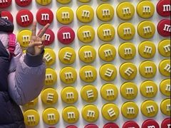 -m豆巧克力世界(上海世茂广场店)