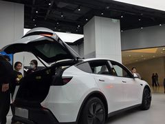 -TESLA 特斯拉(广州天环广场体验店)