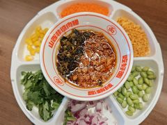 -顺溜·手工刀削面·黑金店(铜锣湾店)