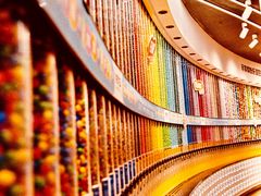 -m豆巧克力世界(上海世茂广场店)