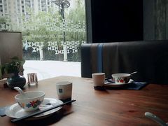 靠窗位-菲乐蝶莊(银泰城西店)