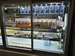 面包甜点陈列柜-白色日记·手作酸奶(麦凯乐店)