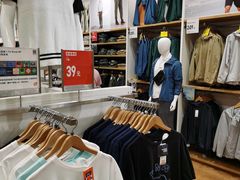 -优衣库(太原龙湖万达广场店)