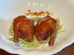 脆皮乳鸽-华尔道夫酒店·紫金阁