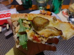 招牌鹅肝比萨-百特喜·意大利餐厅(八佰伴镇江店)