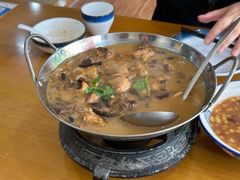 小鸡炖蘑菇-鹤乡东北菜(崮山路店)