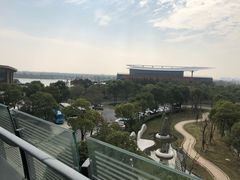 -上海滴水湖皇冠假日酒店