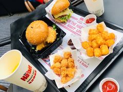 -The Habit Burger Grill 哈比特汉堡(世博店)