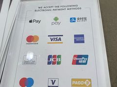 -文艺复兴百货(米兰大教堂广场店)