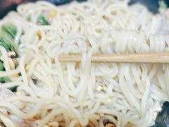 -两勺子一碗口水鸡拌面