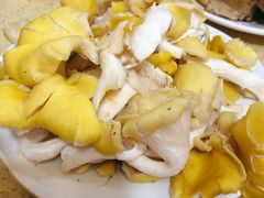 -东巴谷野生菌火锅餐厅