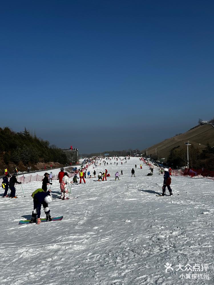 天池雪自然滑雪场图片