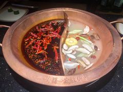 -山城鼎重庆老火锅(西安钟楼店)