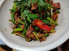 小炒黄牛肉-老滇山寨•云南特色菜•地方菜•民族风情歌舞表演(金碧店)