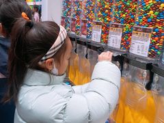 -m豆巧克力世界(上海世茂广场店)