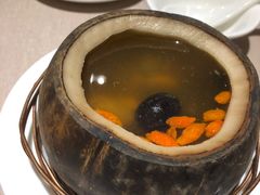 原只椰子炖乌鸡-尚一汤 广东炖汤(金桥国际店)