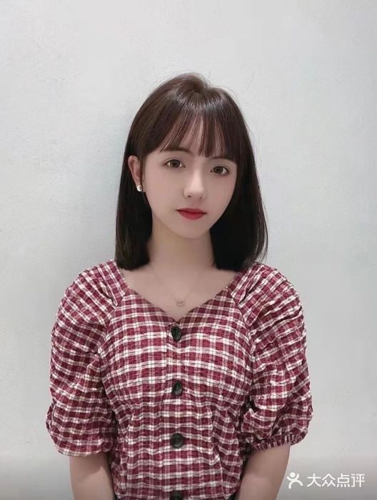 V8潮牌·接发烫染连锁(大坪旗舰店)图片