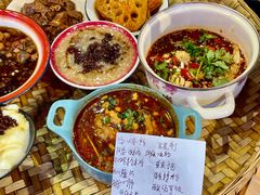 -爆炸头阿姨小四川正宗川味小吃(无任何分店)