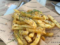 -Mark&Mars Restaurant