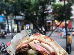 -Bánh Mì Huynh Hoa