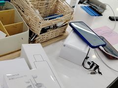-荣耀授权专卖店(黄浦浙江中路店)