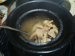 野山菌龙骨汤-饭桌故事·血鸭湘(荣宝华店)
