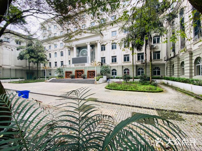 重庆大学美视电影学院图片