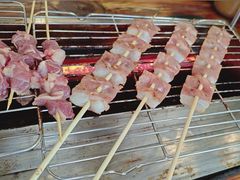 -哈尔滨小酒馆·鲜肉现穿自助烧烤(康新花园店)