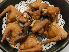 沙姜乳鸽-东江渔村·古典园林·30年粤菜老字号(太和店)