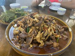 -一品红烧鸭特色川菜(三岔湖店)