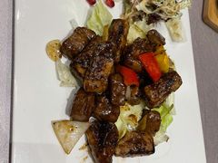 黑椒鹅肝和牛粒-RIVIERA 松鹤楼(外滩店)