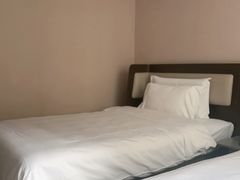 -汉庭(长沙窑岭湘雅二医院地铁站店)