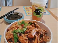 -灵芝妹子海鲜米线(劳动公园店)