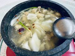 墨脱石锅椰子鸡-墨脱石锅椰子鸡•海鲜糟粕醋(榆亚路店)