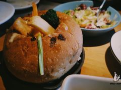 蘑菇烩芝士鸡肉面包碗-新贝乐意大利餐厅(苏州中心店)