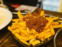 辣肉酱薯条-MI WU FACTORY米屋美食工厂餐厅(绿地店)