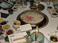 -洪氏嗨捞·猪肚鸡火锅(阳光天地店)