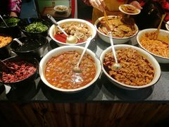 -爆炸头阿姨小四川正宗川味小吃(无任何分店)