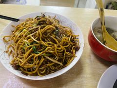 肉丝炒面-小许三鲜砂锅馄饨店(家多乐烟酒店)
