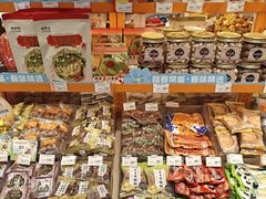 -来伊份(曹安公路三店)