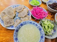 老北京炸酱面-门框胡同百年卤煮(新街口店)