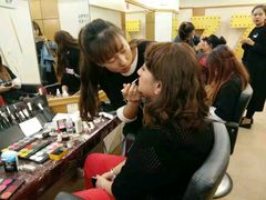 -维纳斯化妆摄影学校