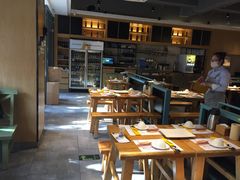 大堂-木屋烧烤(万德庄店)