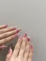 -花岐款式专研健康美甲沙龙