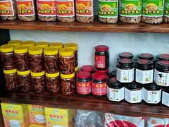 零售区-周大娘牛乳(旧寨古村总店)