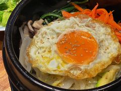 传统石锅拌饭-唯成•韩国炭火烤肉 유성고기